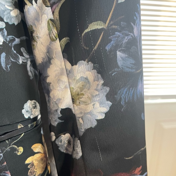 Silk floral blazer sz 2 - Picture 5 of 6